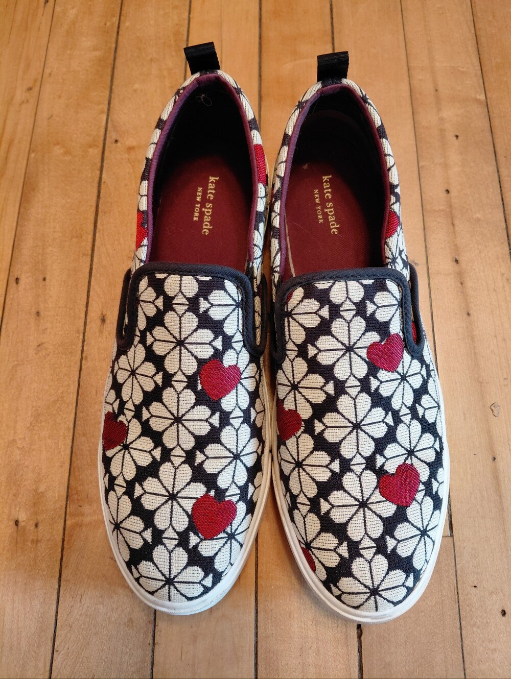 Kate Spade Kylie Sneakers Slip On Black Cream Floral with Hearts size 10.5 B
